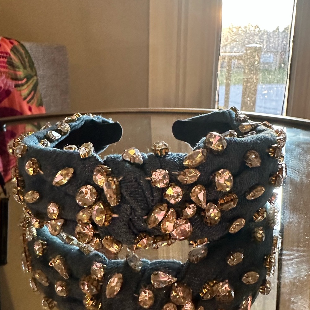 NWOT BOUTIQUE JEAN HEADBAND WITH DIAMOND ACCENT